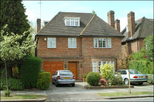 29 Holne Chase